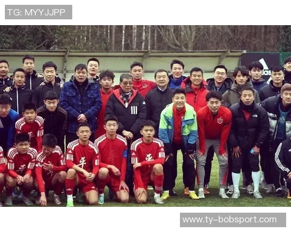 崇明五虎齐聚一堂武磊等人拜访徐根宝共话足球梦想