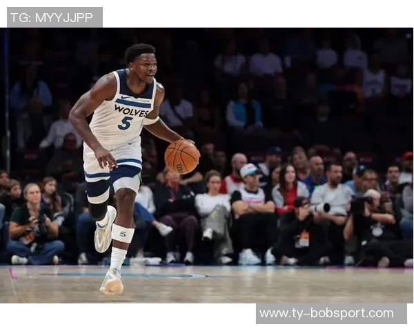 张佳玮盛赞爱德华兹:33分表现展现纯粹爆发力与全面实力 张佳玮盛赞爱德华兹:33分表现展现纯粹爆发力与全面实力